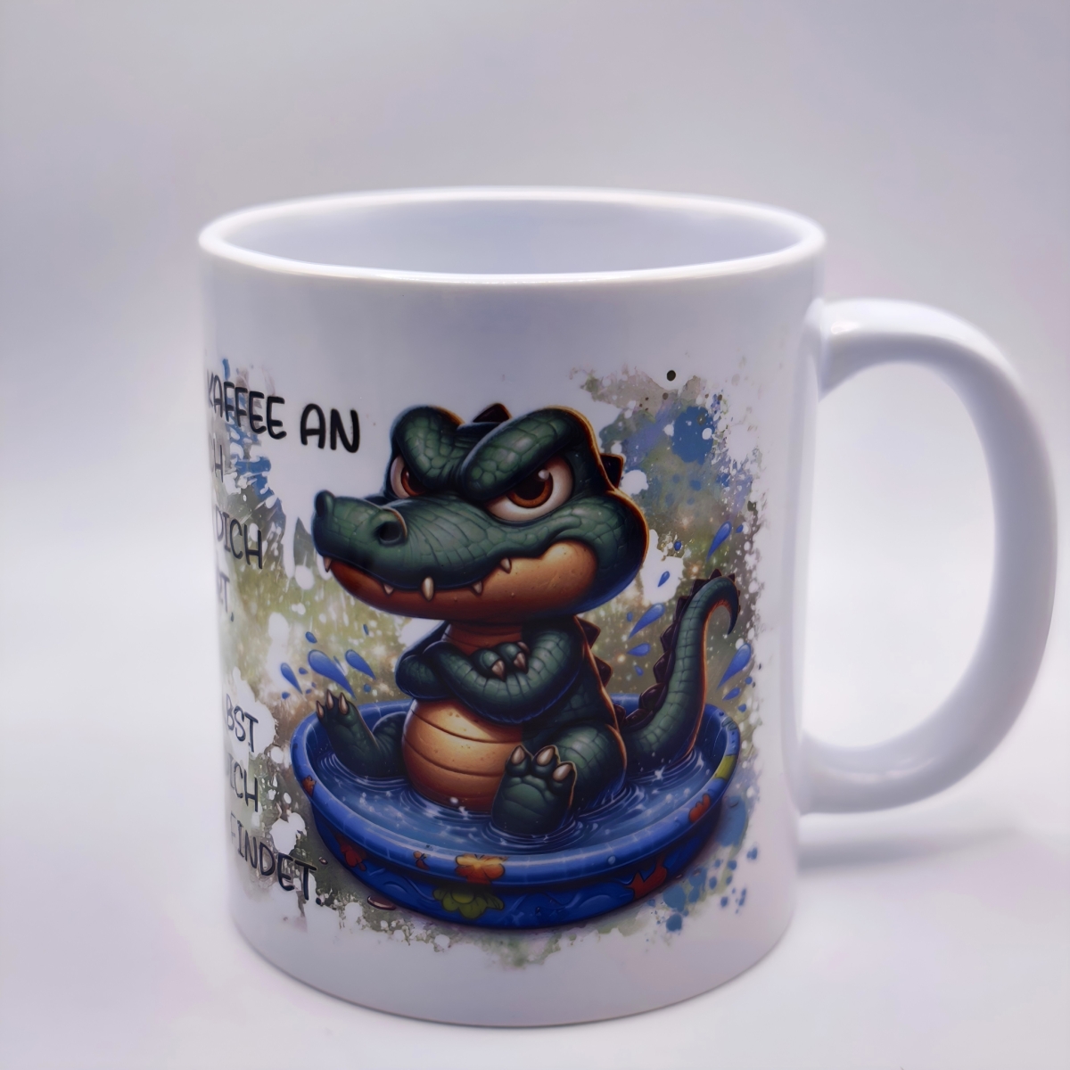 Krokodil im Planschbecken Tasse