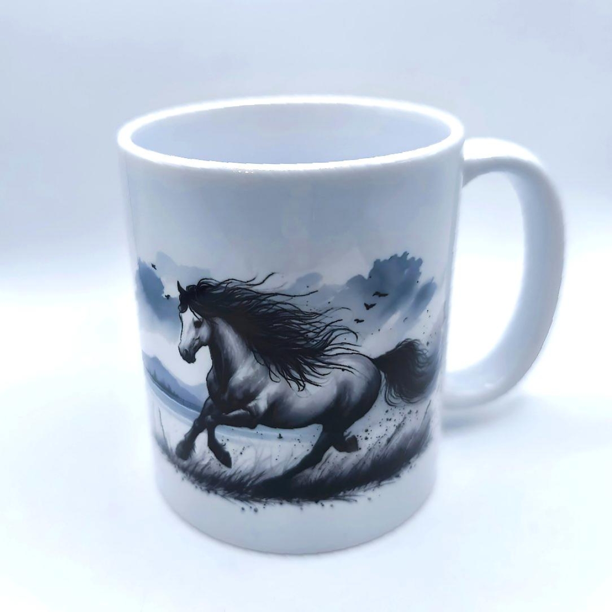 Tasse grau weißes Pferd