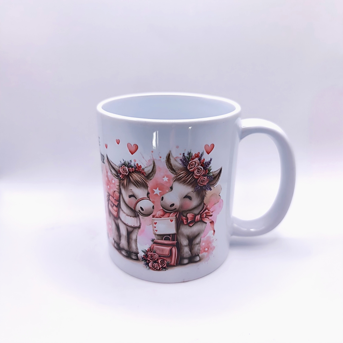 Esel verliebt Tasse
